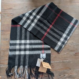 Burberry Black and Gray Checkered Scarf NEW